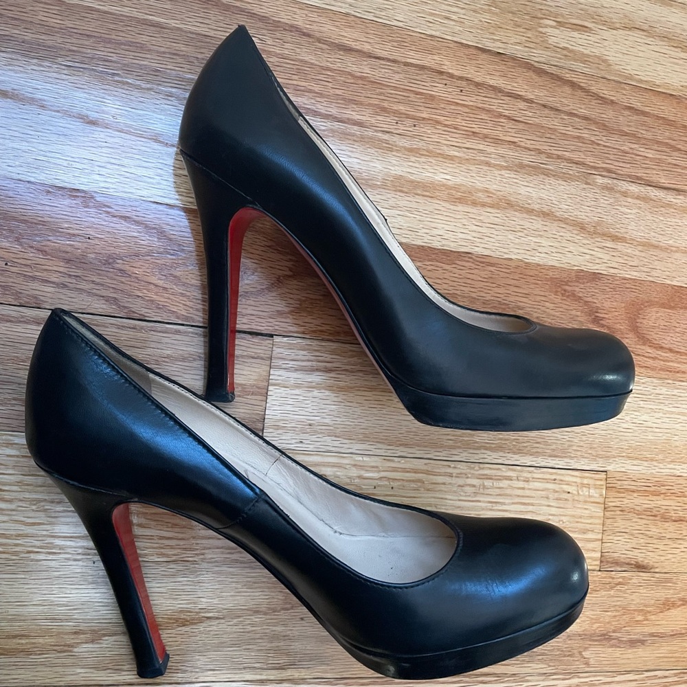 Christian Louboutin Classic Black Pumps